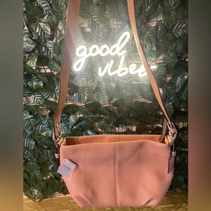 Brand new coach purse with one defect. Plz look at all pictures:)